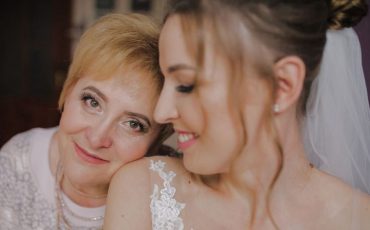 Your Ultimate Guide To Mother Of The Bride Makeup